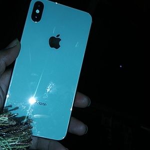 Iphone xs max all i want 375 cash
